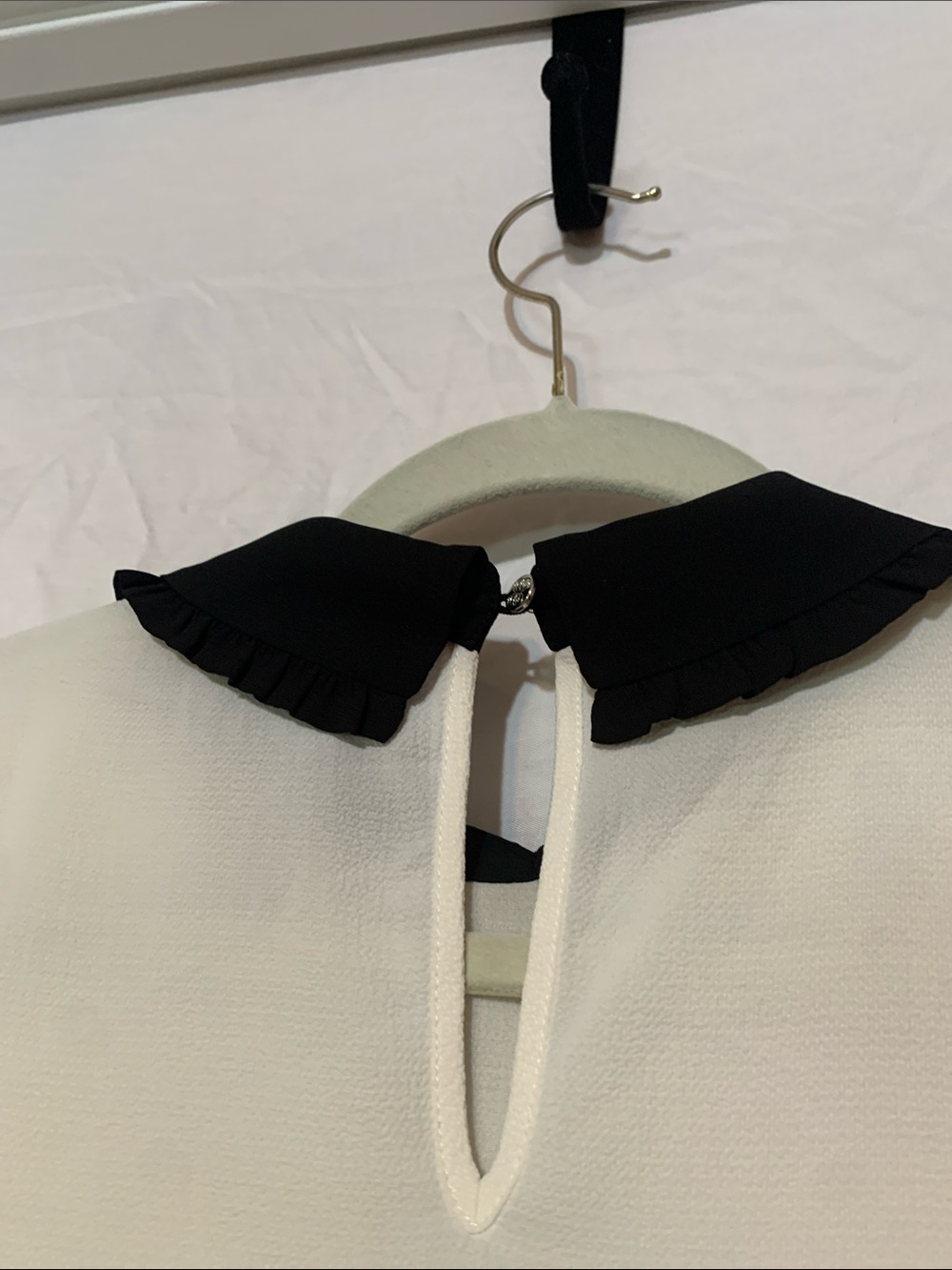 Cece white short sleeve blouse Peter Pan collar with black bow - Picture 5 of 7